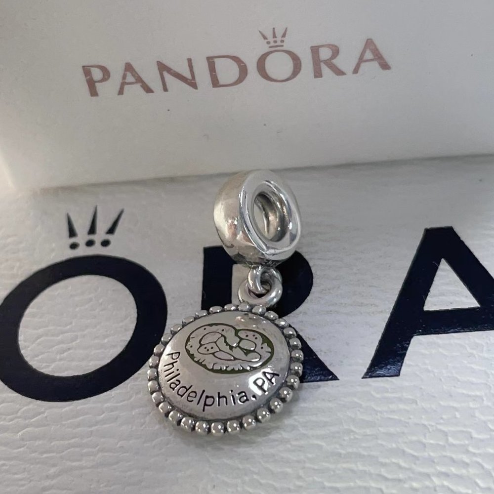 Pandora Philadelphia，PA Pretzel Dangle Charm